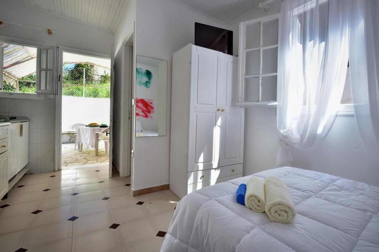 Merlyn Rooms Into The Nature, 100M From The Beach Дафнила Экстерьер фото
